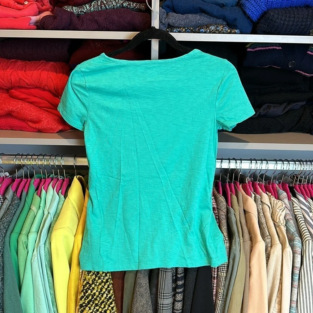 Talbots green with pleats and embroidery short sleeve scoop neck top size XS